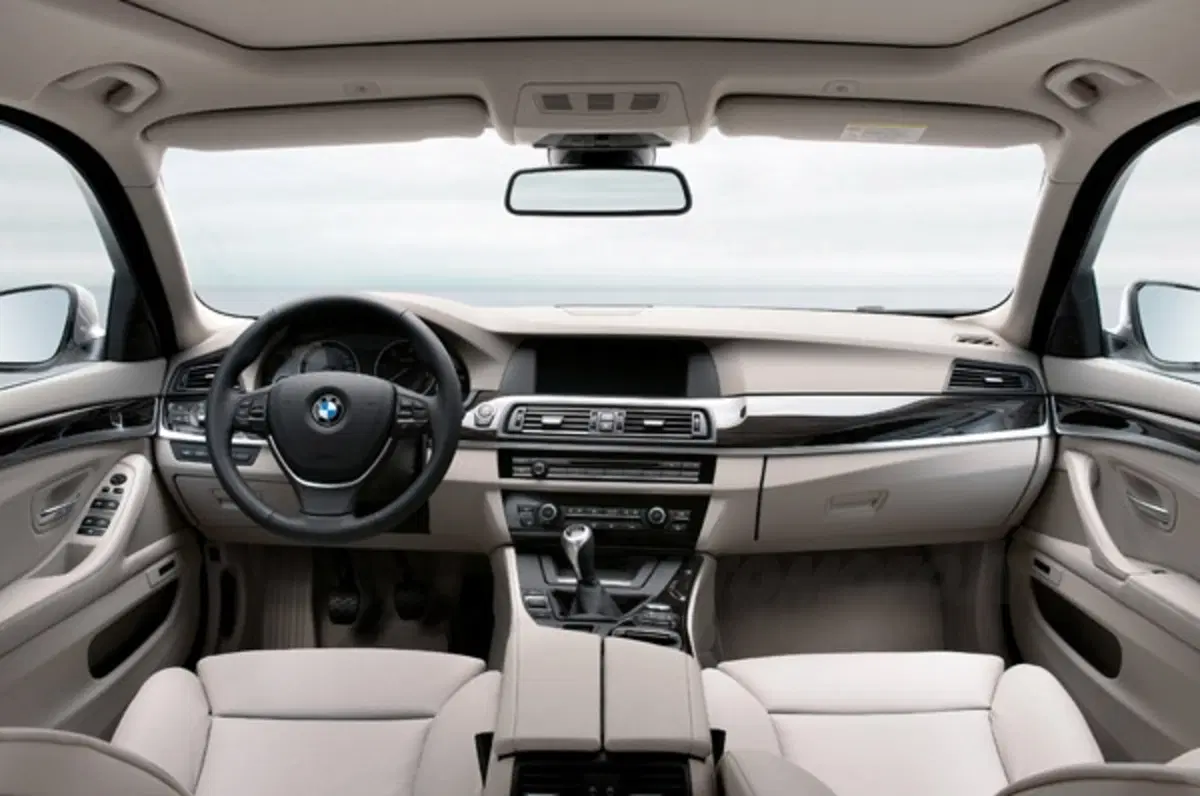 BMW Serie 5 Touring 2010 (33)