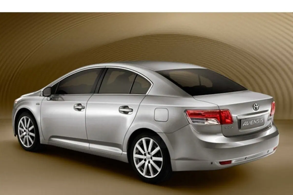 Toyota Avensis (5)