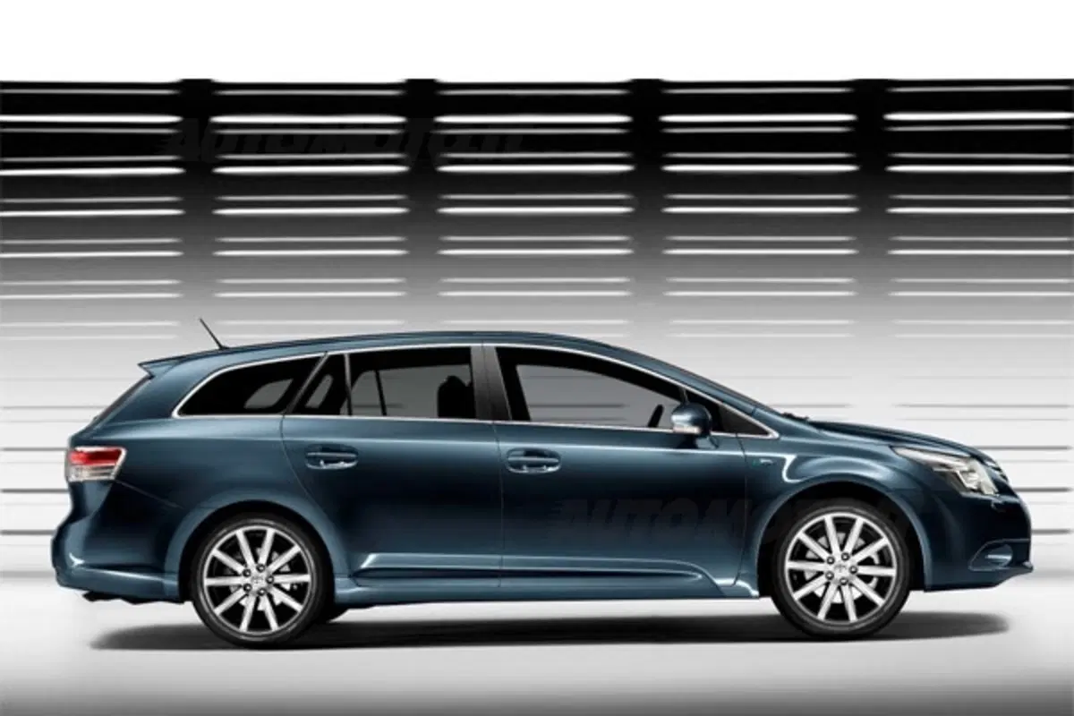 Toyota Avensis (8)