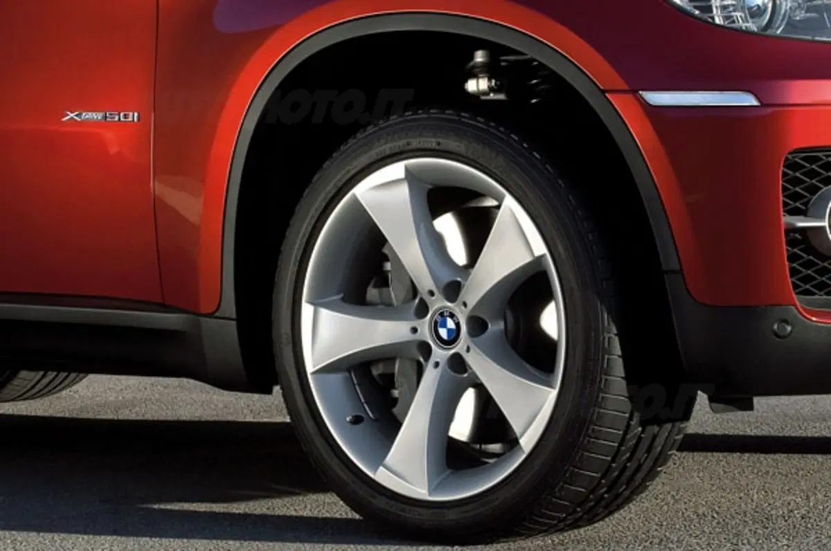 Bmw X6 (12)