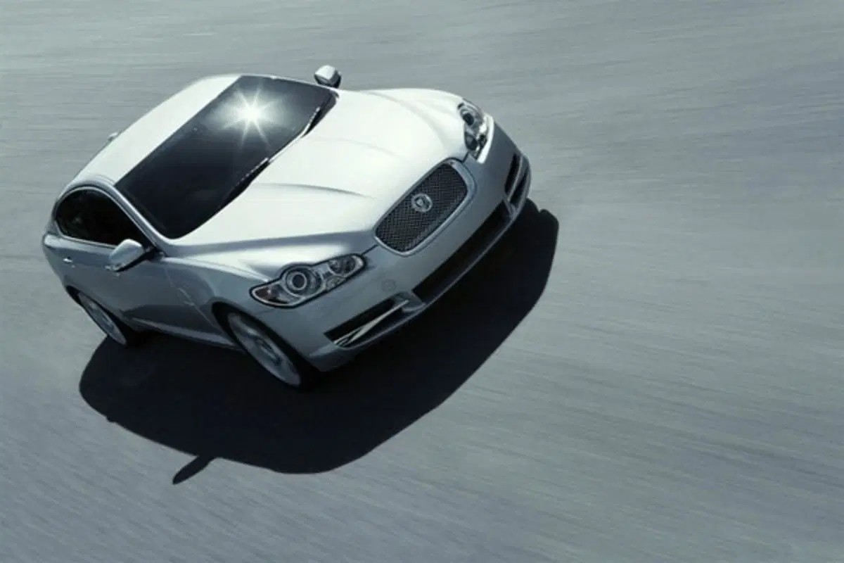Jaguar XF (2)