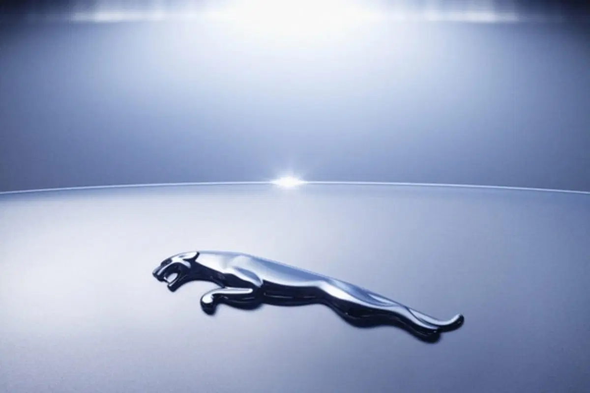 Jaguar XF (13)