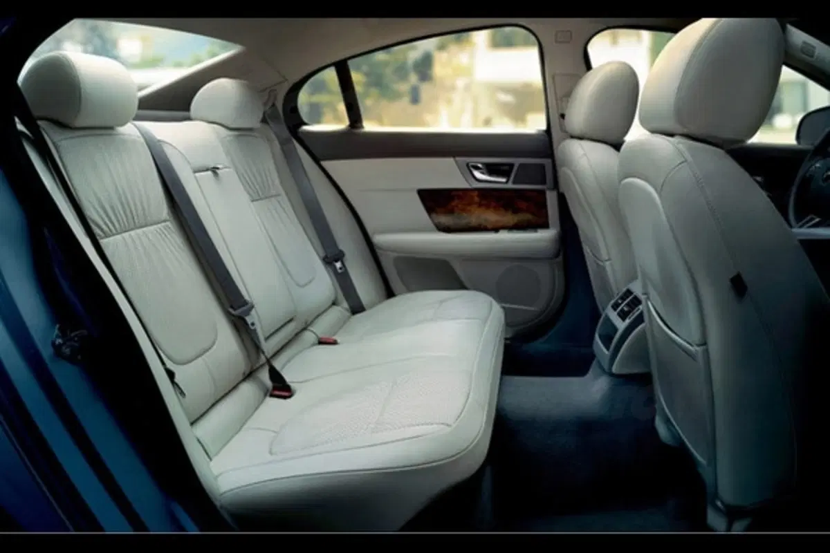 Jaguar XF (20)
