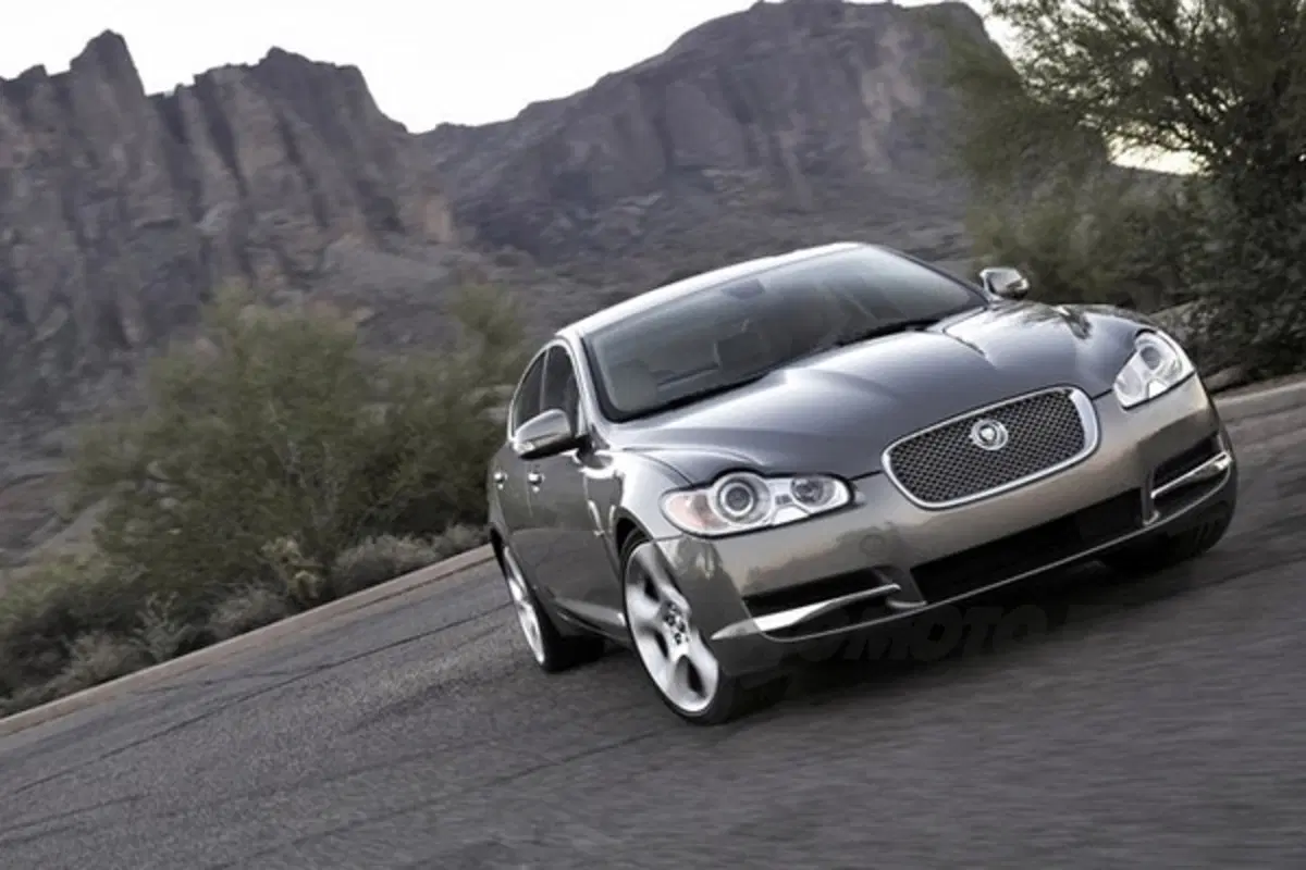 Jaguar XF (22)