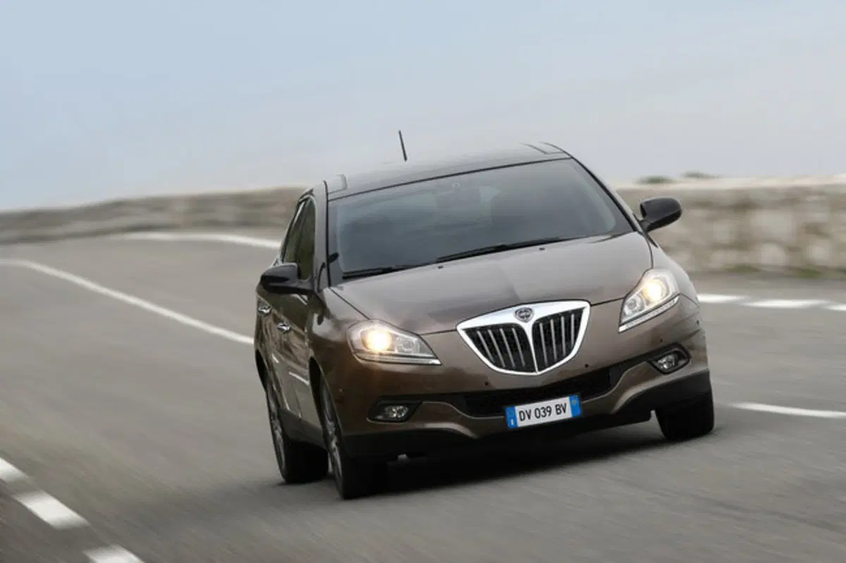 Lancia Delta 1.8 T-Jet 200 CV (7)