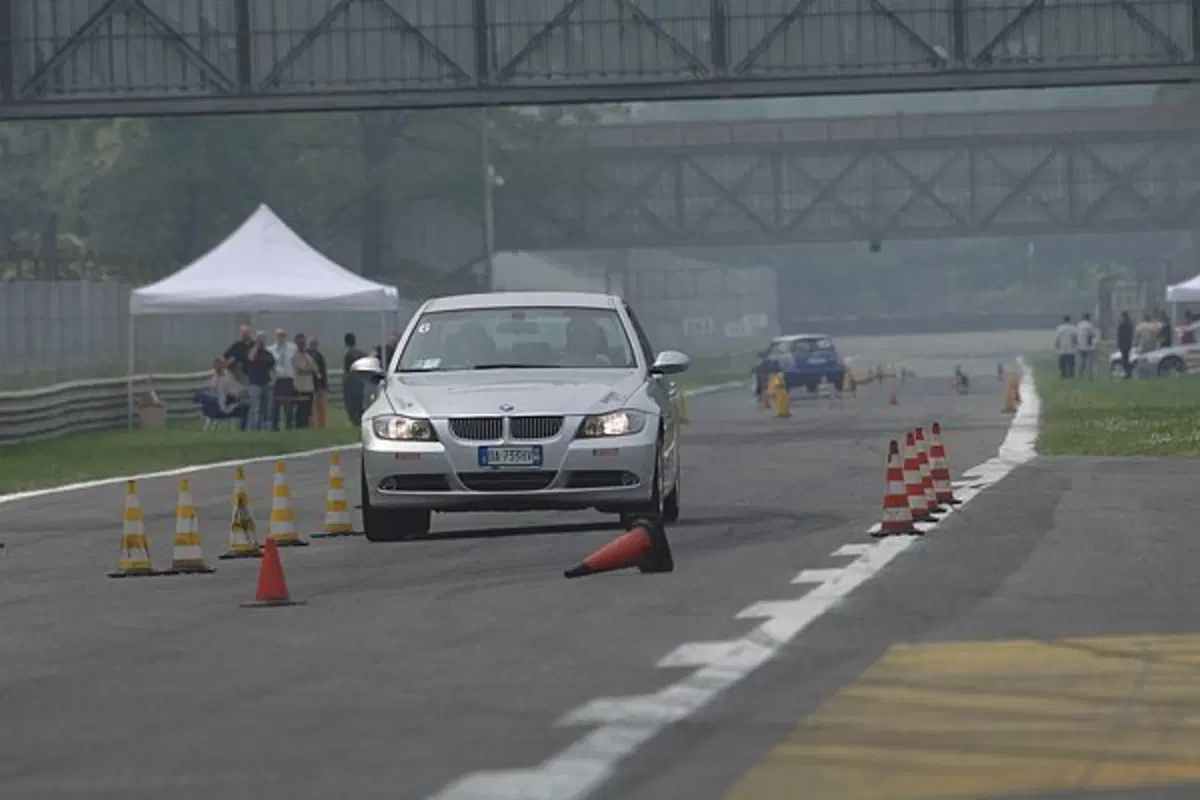 A scuola di sicurezza, in pista con BMW (4)
