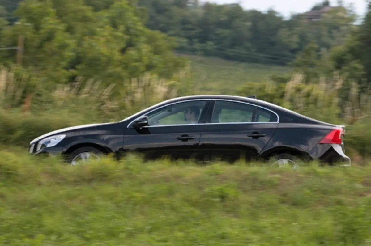 Volvo S60 (2)
