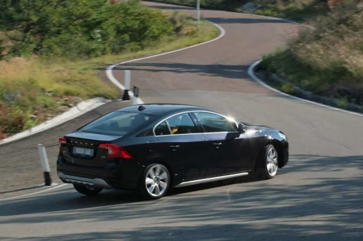 Volvo S60 (5)
