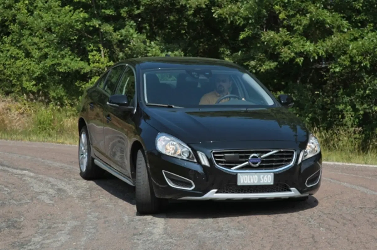 Volvo S60 (8)