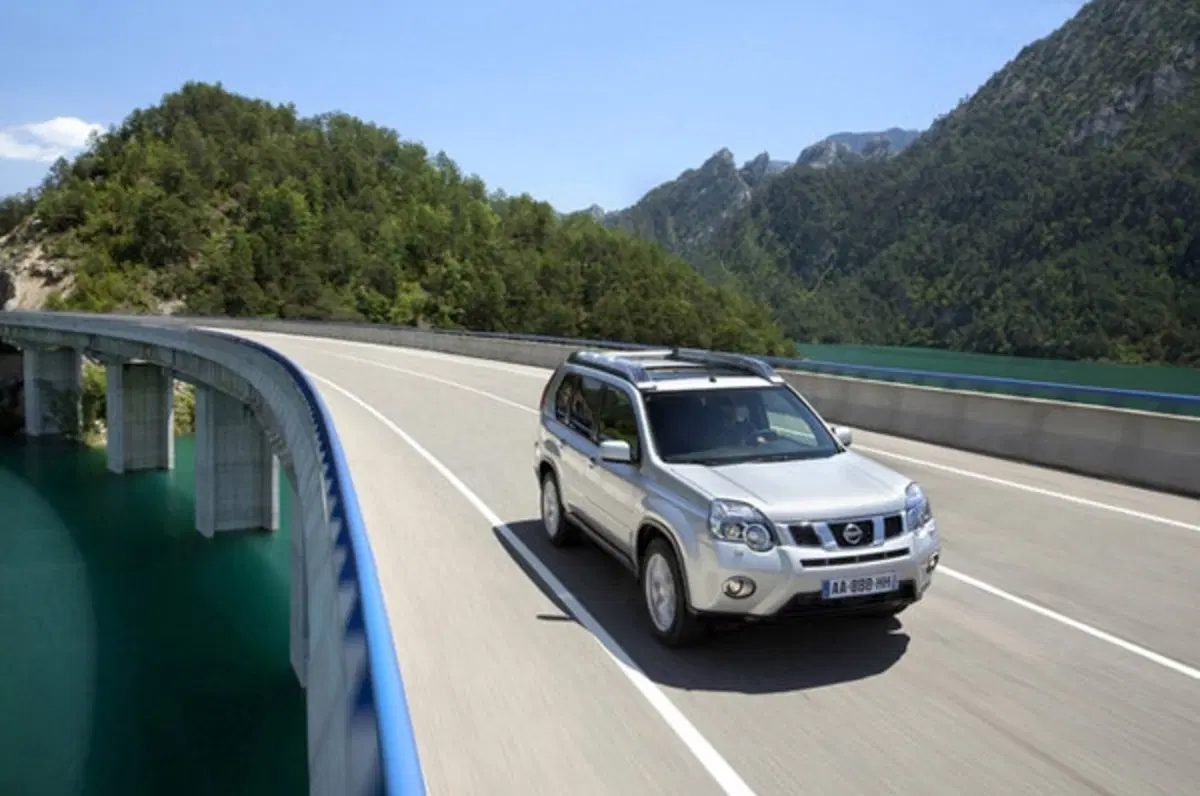 Nissan X-Trail restyling m.y. 2011 (3)