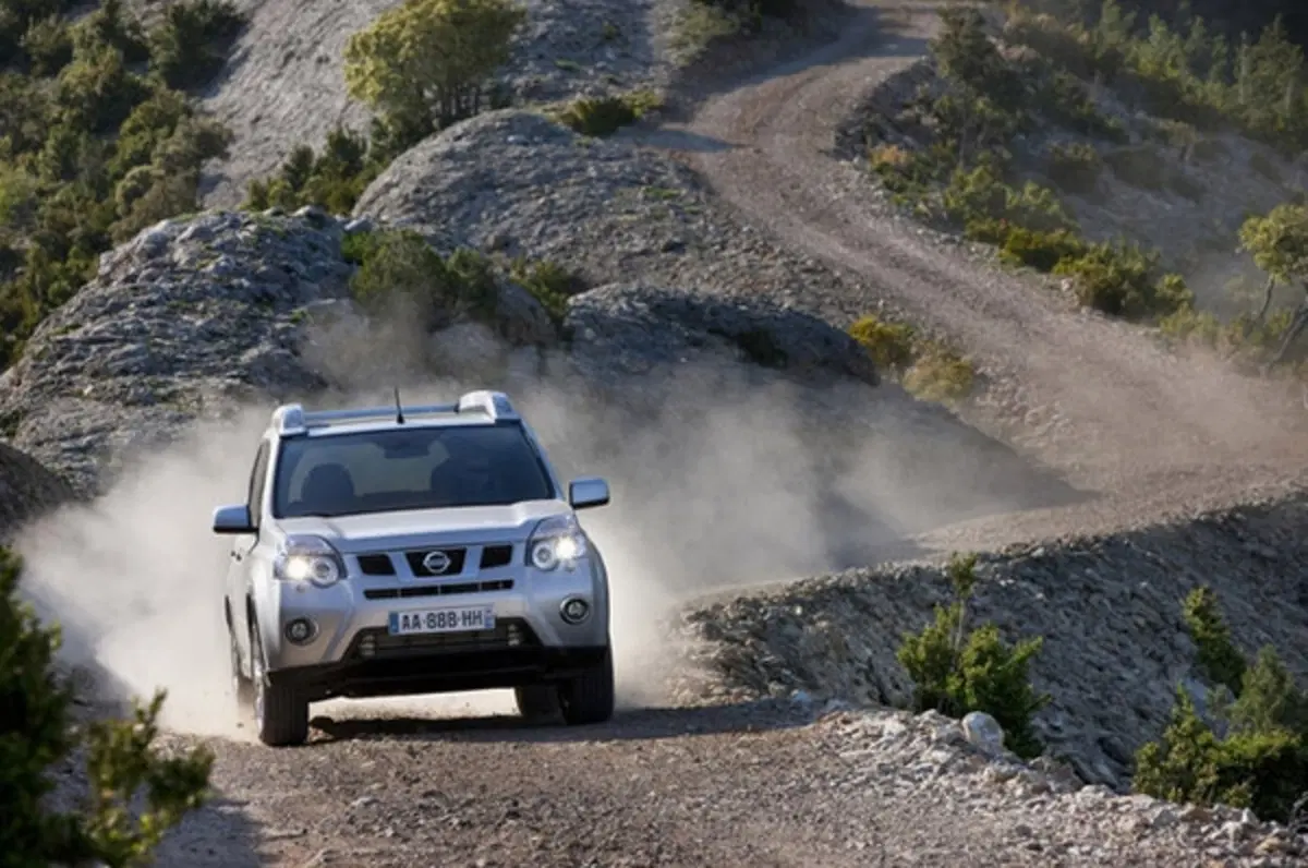 Nissan X-Trail restyling m.y. 2011 (8)