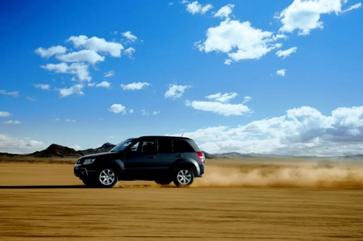 Suzuki Grand Vitara 2011 (2)