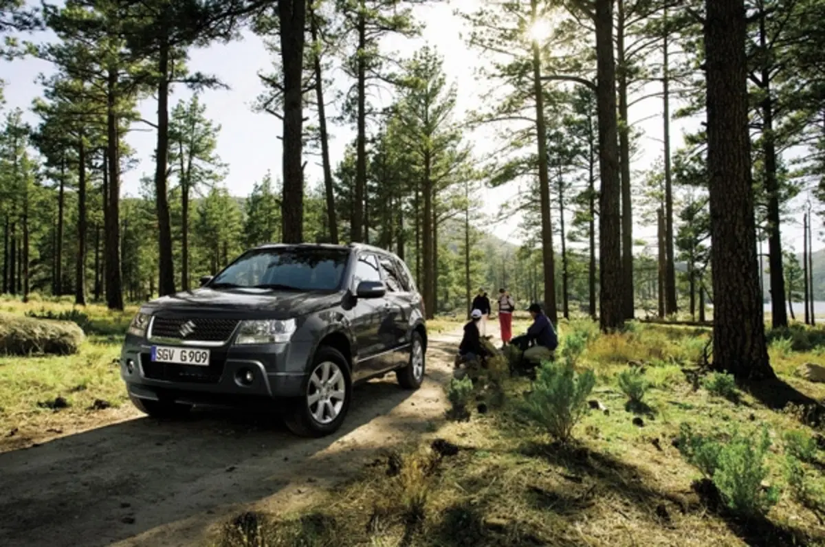 Suzuki Grand Vitara 2011 (5)