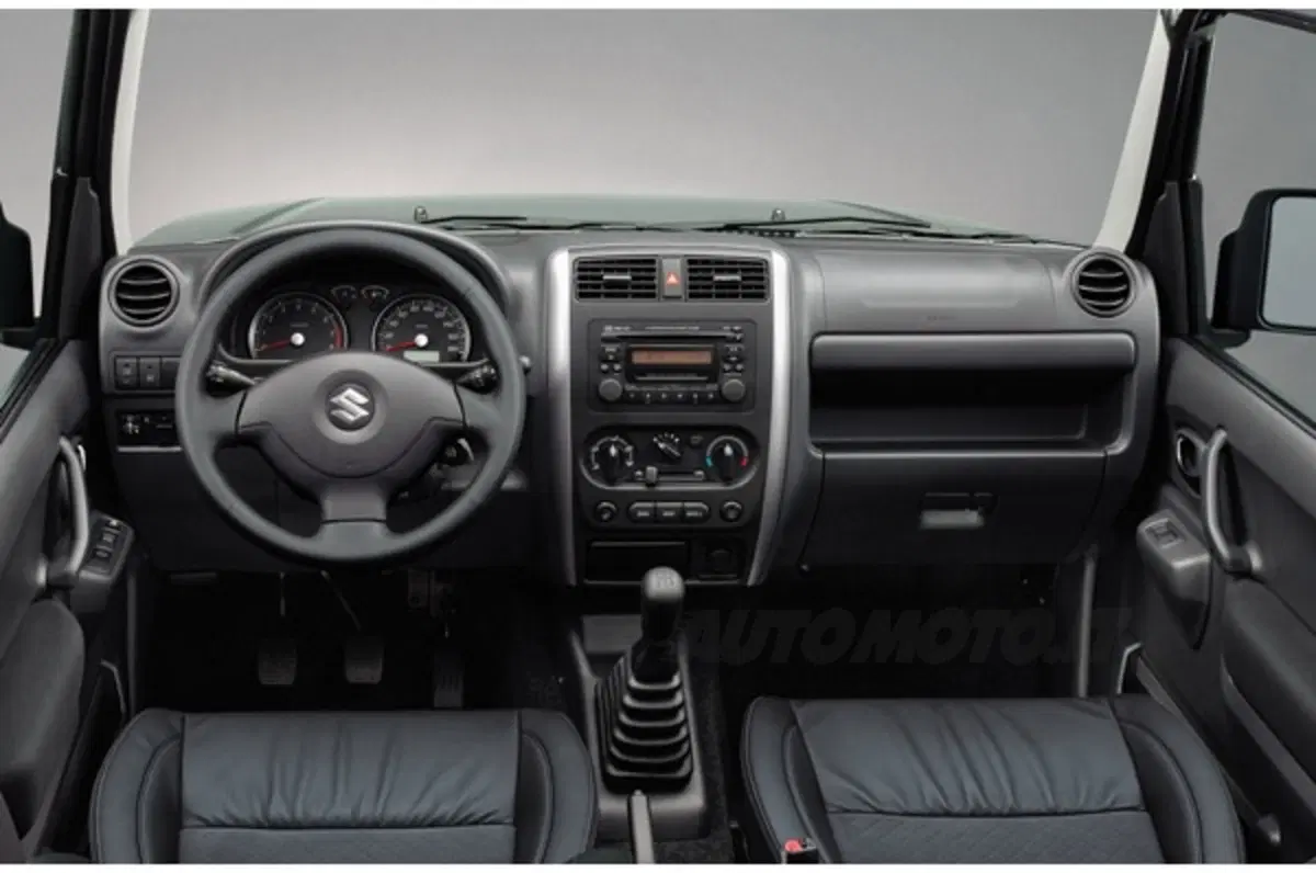 Suzuki Grand Vitara 2011 (12)