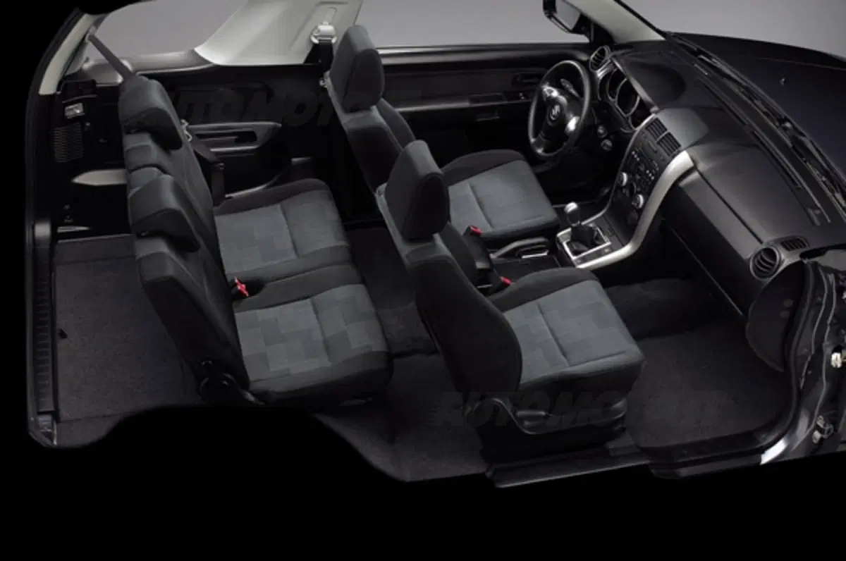 Suzuki Grand Vitara 2011 (16)