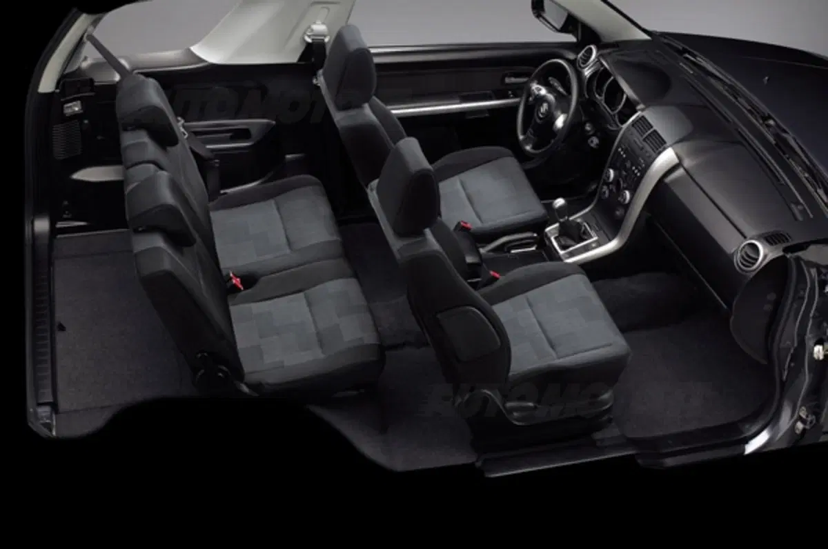 Suzuki Grand Vitara 2011 (17)