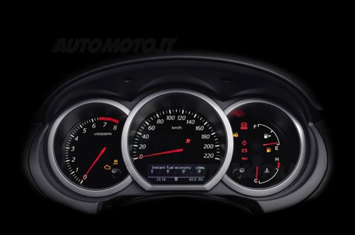 Suzuki Grand Vitara 2011 (23)