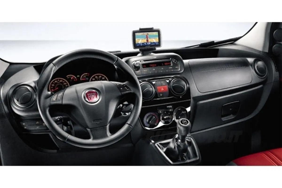 Fiat Qubo m.y. 2011 (2)