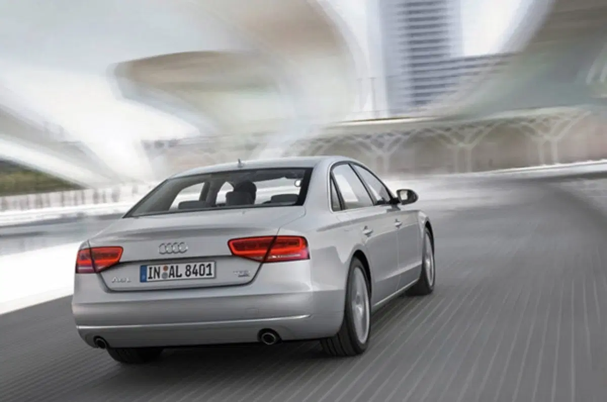 Audi A8 L (5)