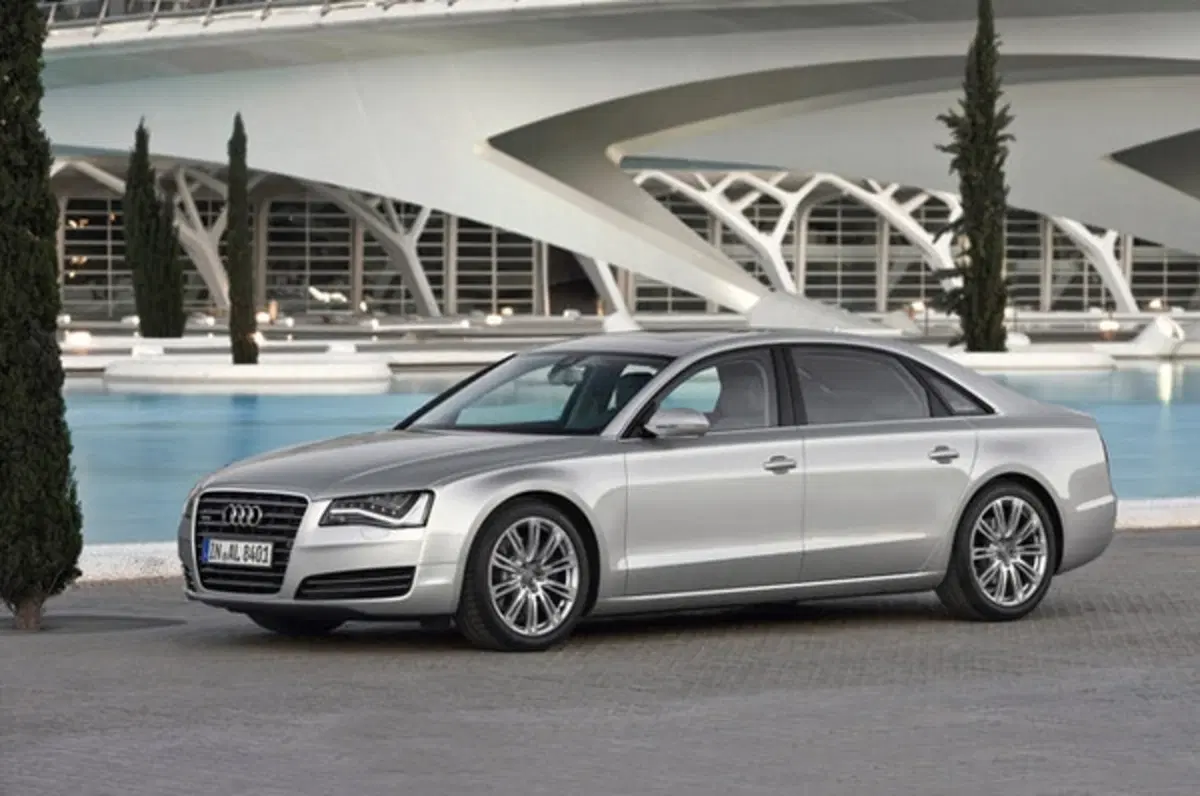 Audi A8 L (8)