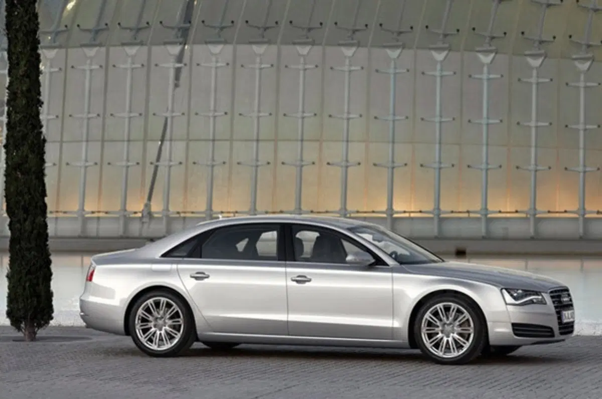 Audi A8 L (9)