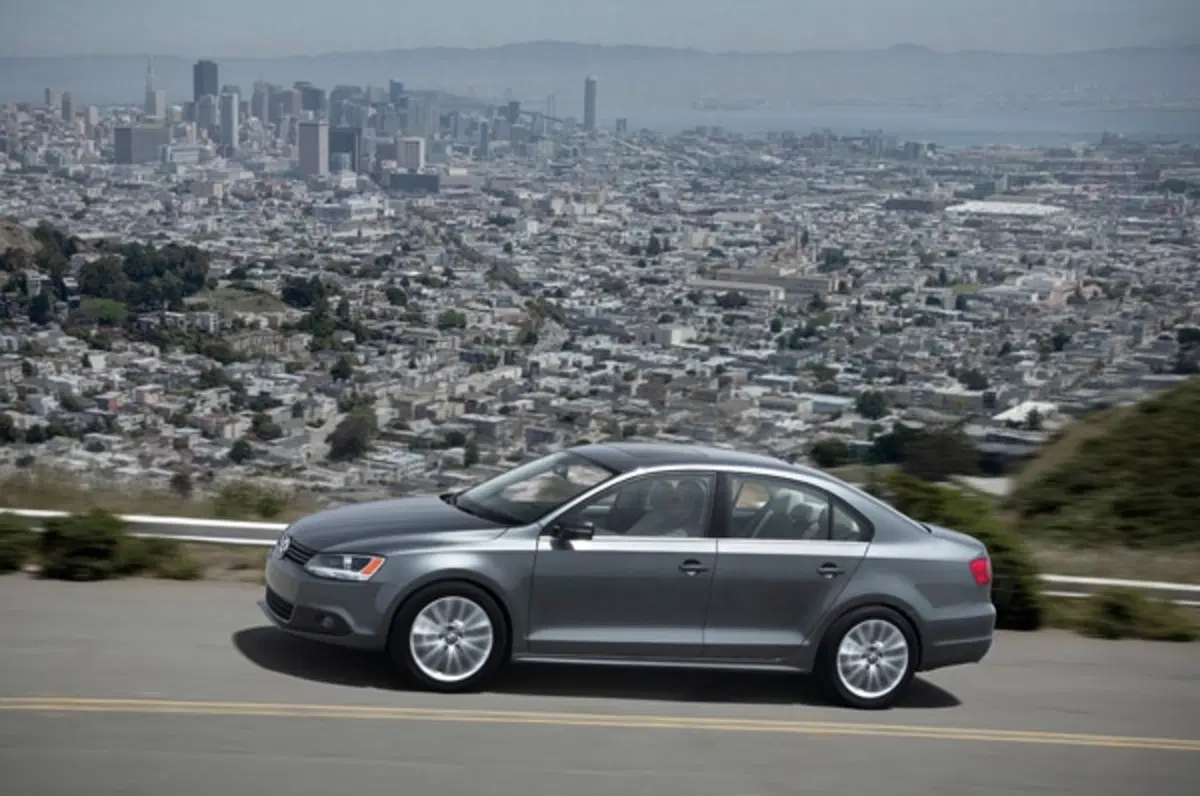 Volkswagen Jetta m.y. 2011 (4)