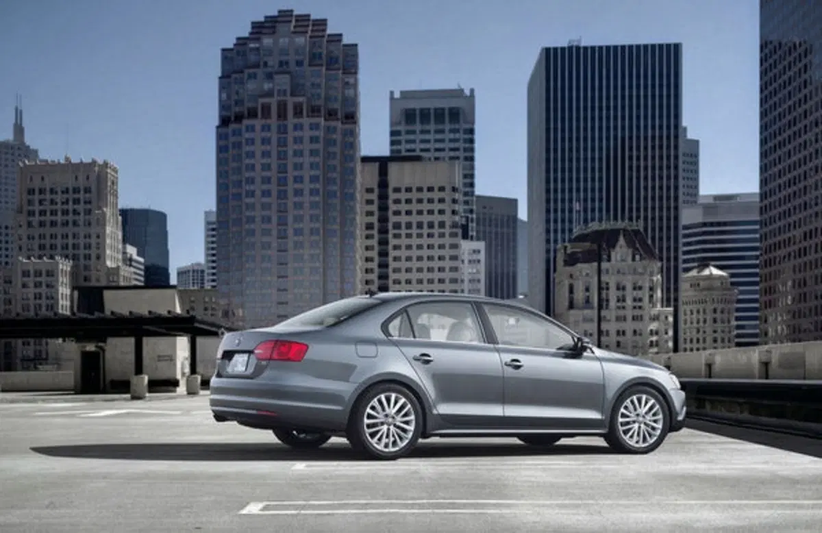Volkswagen Jetta m.y. 2011 (6)