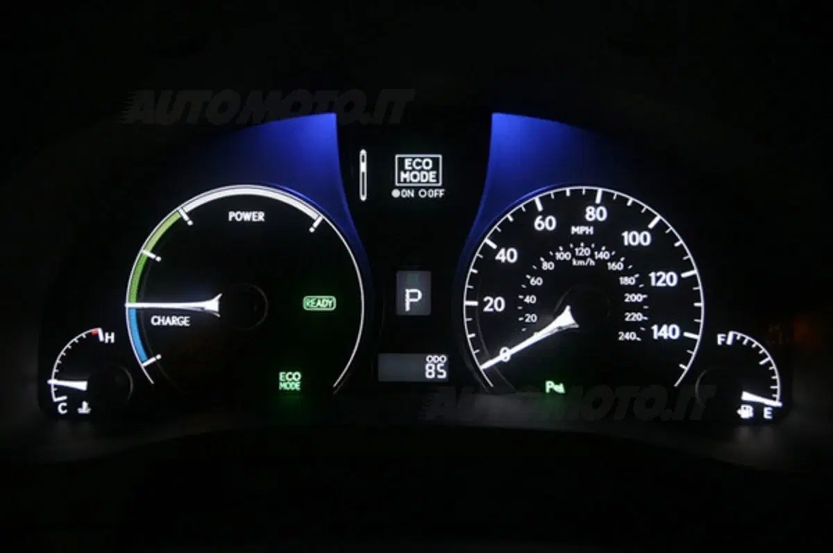 Lexus RX450h Front Wheel Drive (17)