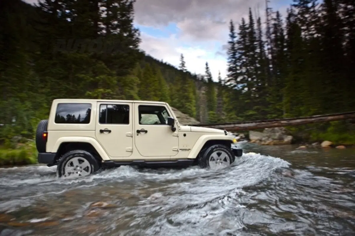 Jeep Wrangler 2011 (2)
