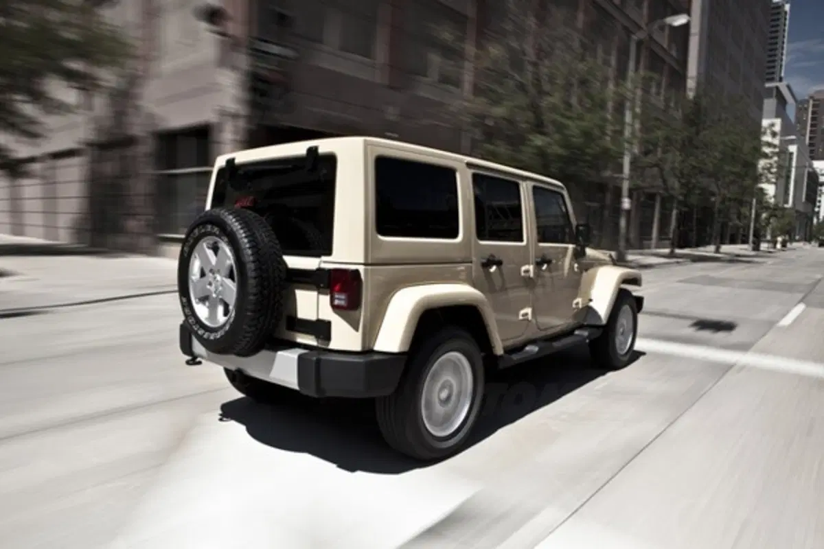 Jeep Wrangler 2011 (5)