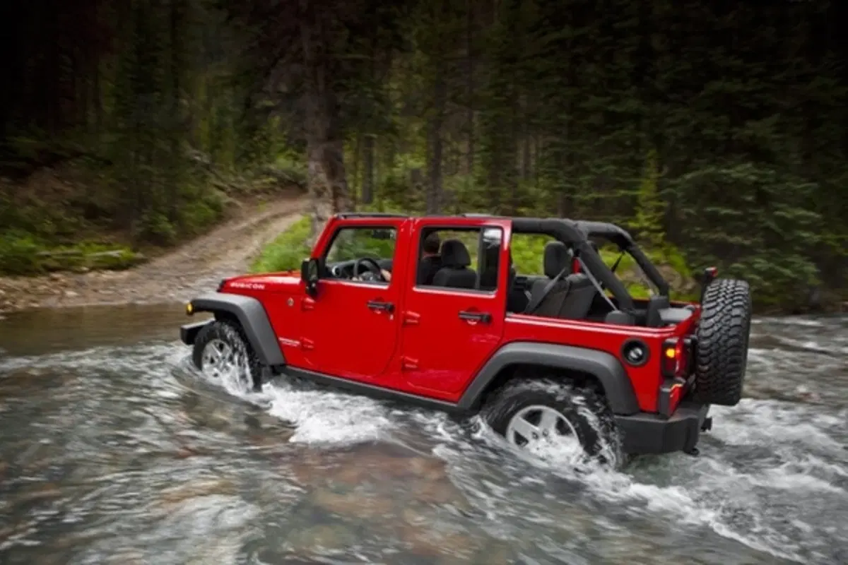 Jeep Wrangler 2011 (10)