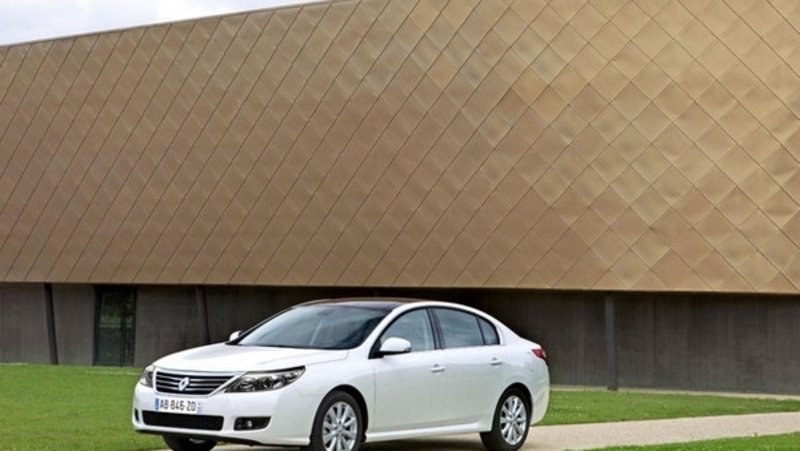 Renault Latitude: debutta in Russia