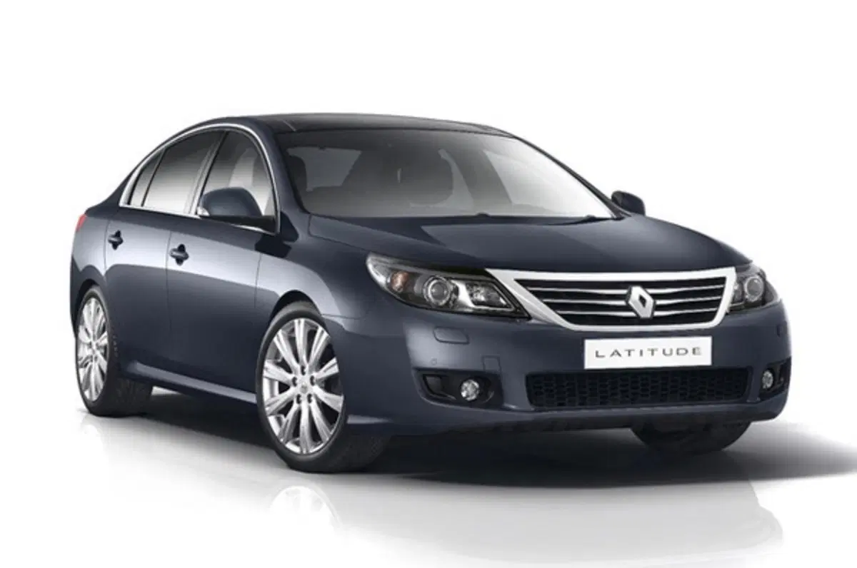 Renault Latitude: debutta in Russia (4)
