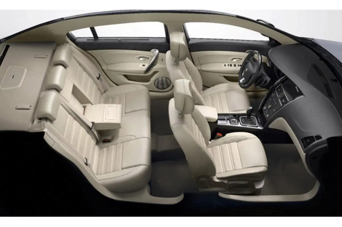 Renault Latitude: debutta in Russia (12)