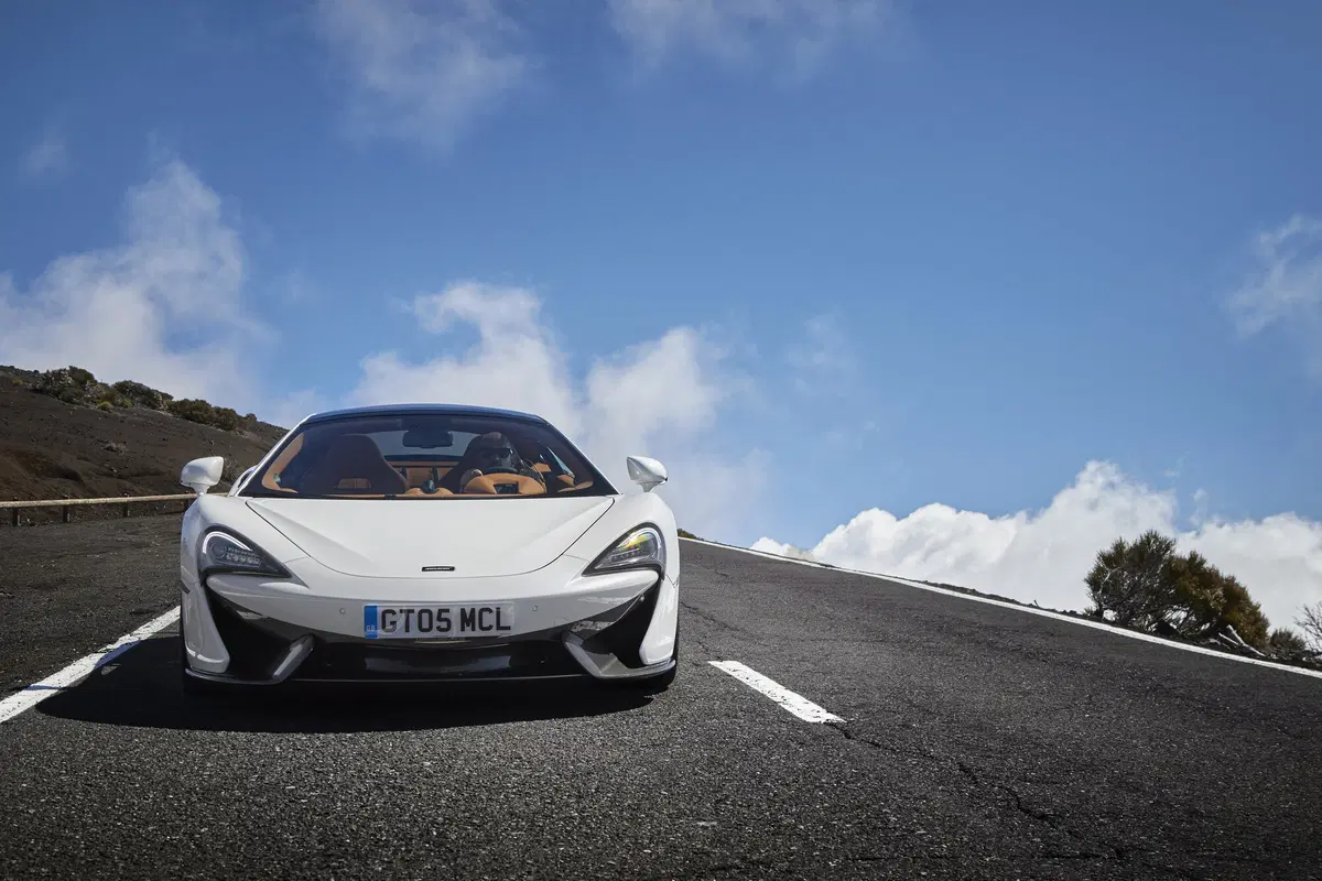 Al supermercato con la Mclaren 570GT? Si può fare!