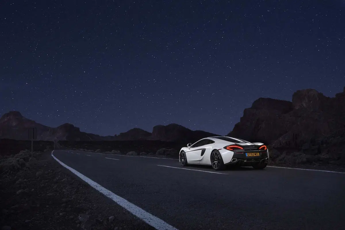 Al supermercato con la Mclaren 570GT? Si può fare! (4)