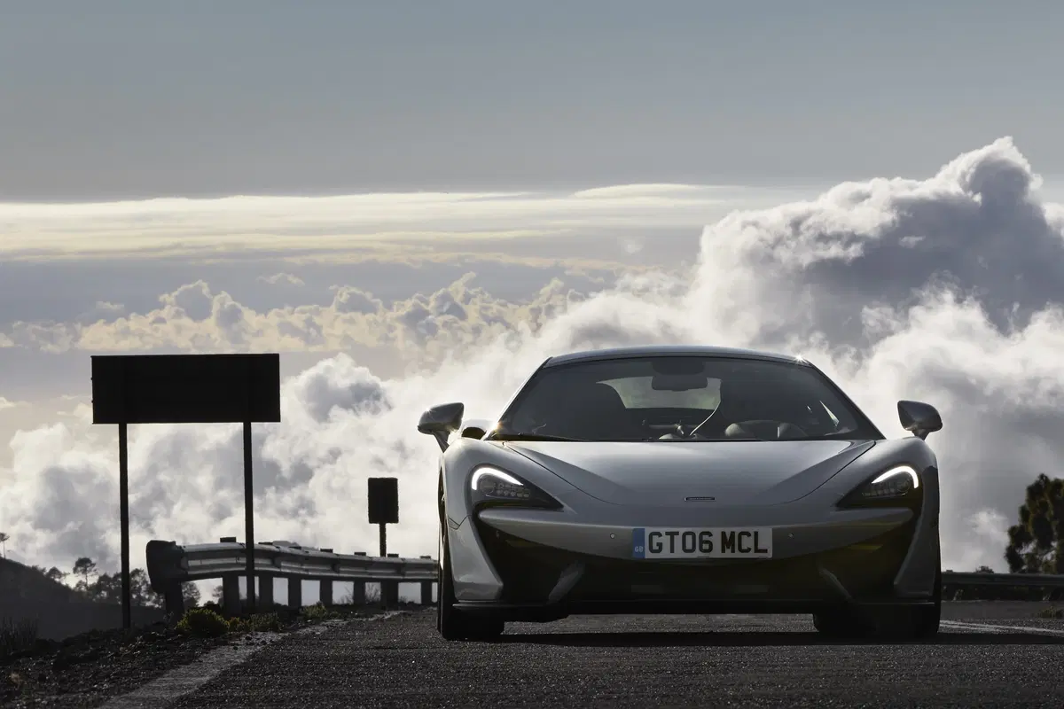 Al supermercato con la Mclaren 570GT? Si può fare! (8)
