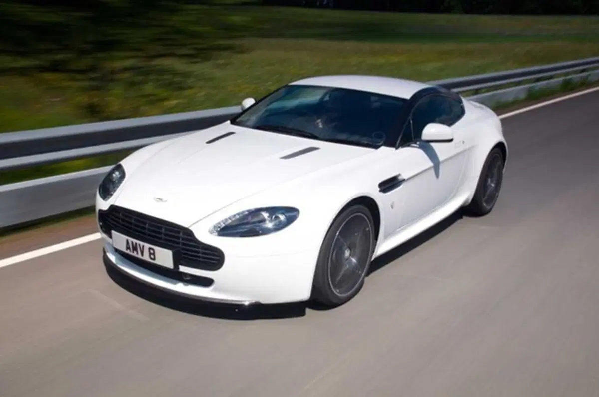 Aston Martin V8 Vantage N420 (2)
