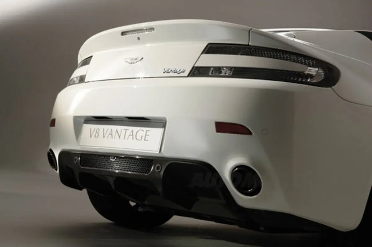 Aston Martin V8 Vantage N420 (6)