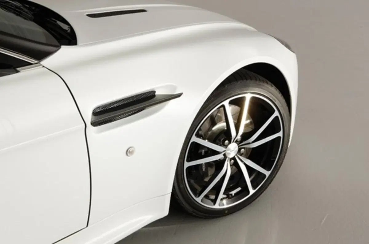 Aston Martin V8 Vantage N420 (7)