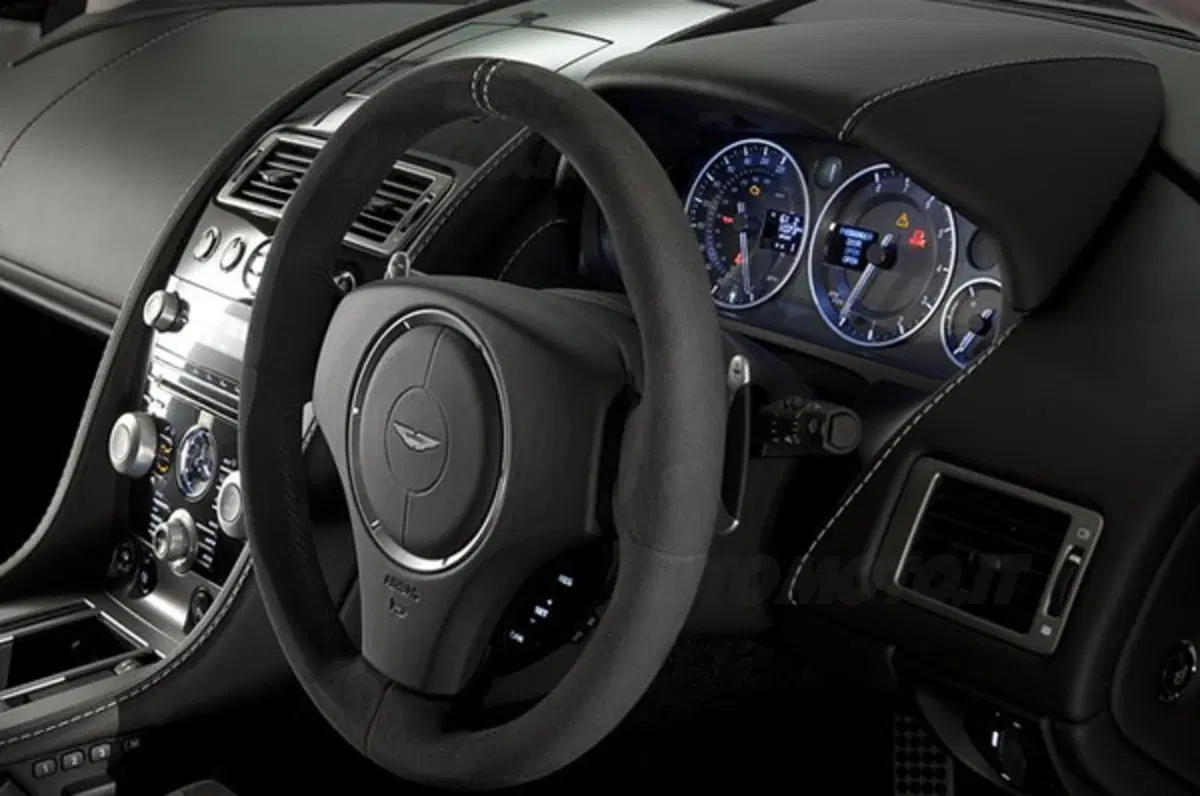 Aston Martin V8 Vantage N420 (8)
