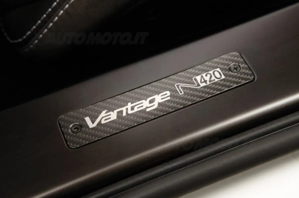 Aston Martin V8 Vantage N420 (10)