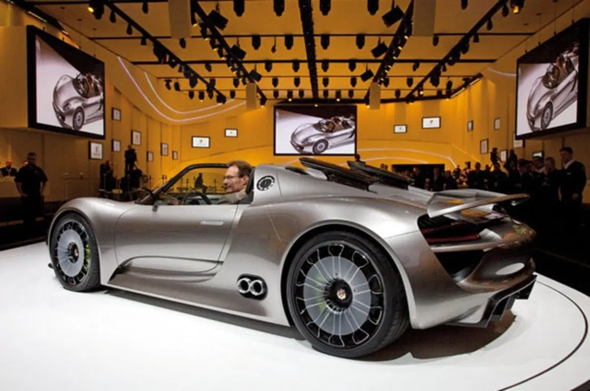Porsche 918 Spyder (10)