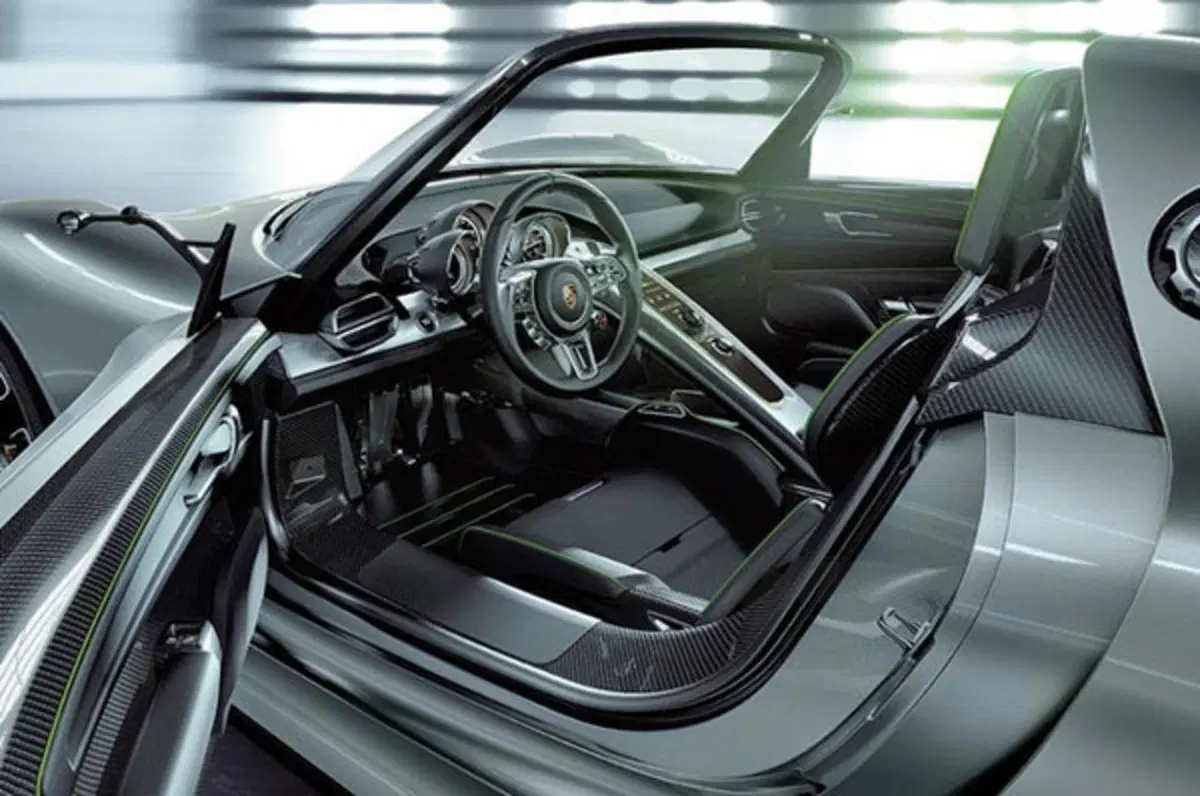 Porsche 918 Spyder (11)