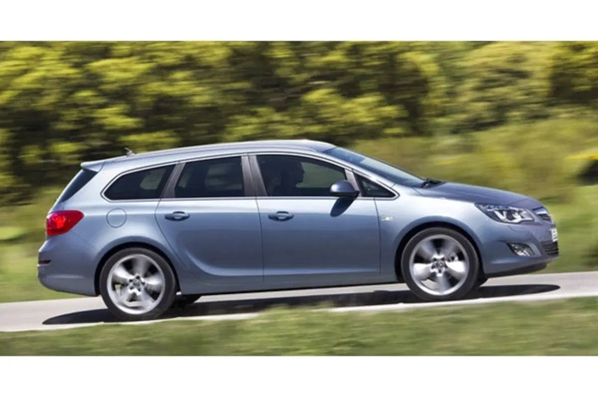 Opel Astra Sports Tourer (6)