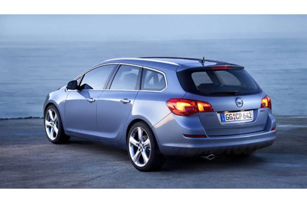 Opel Astra Sports Tourer (9)