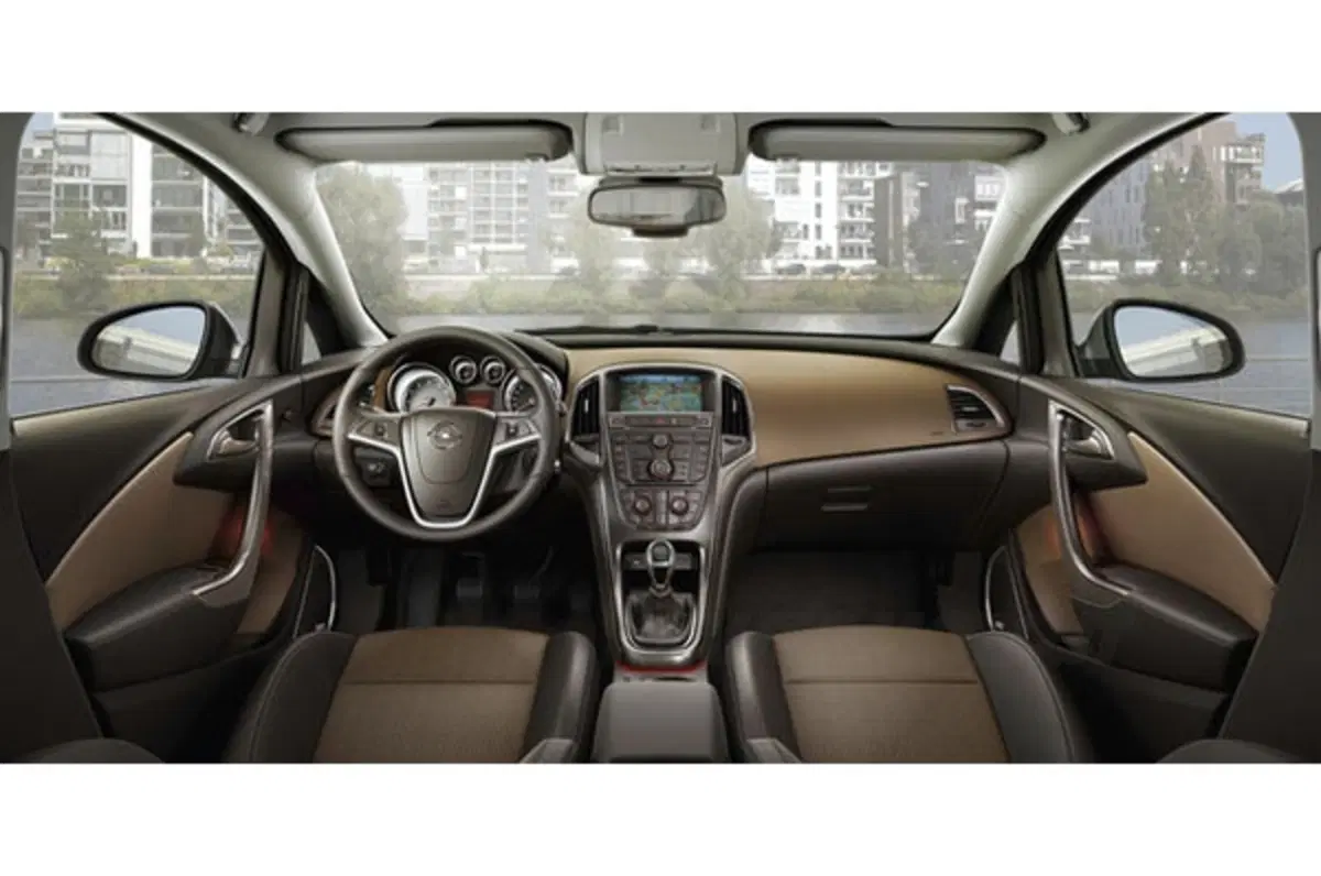 Opel Astra Sports Tourer (12)
