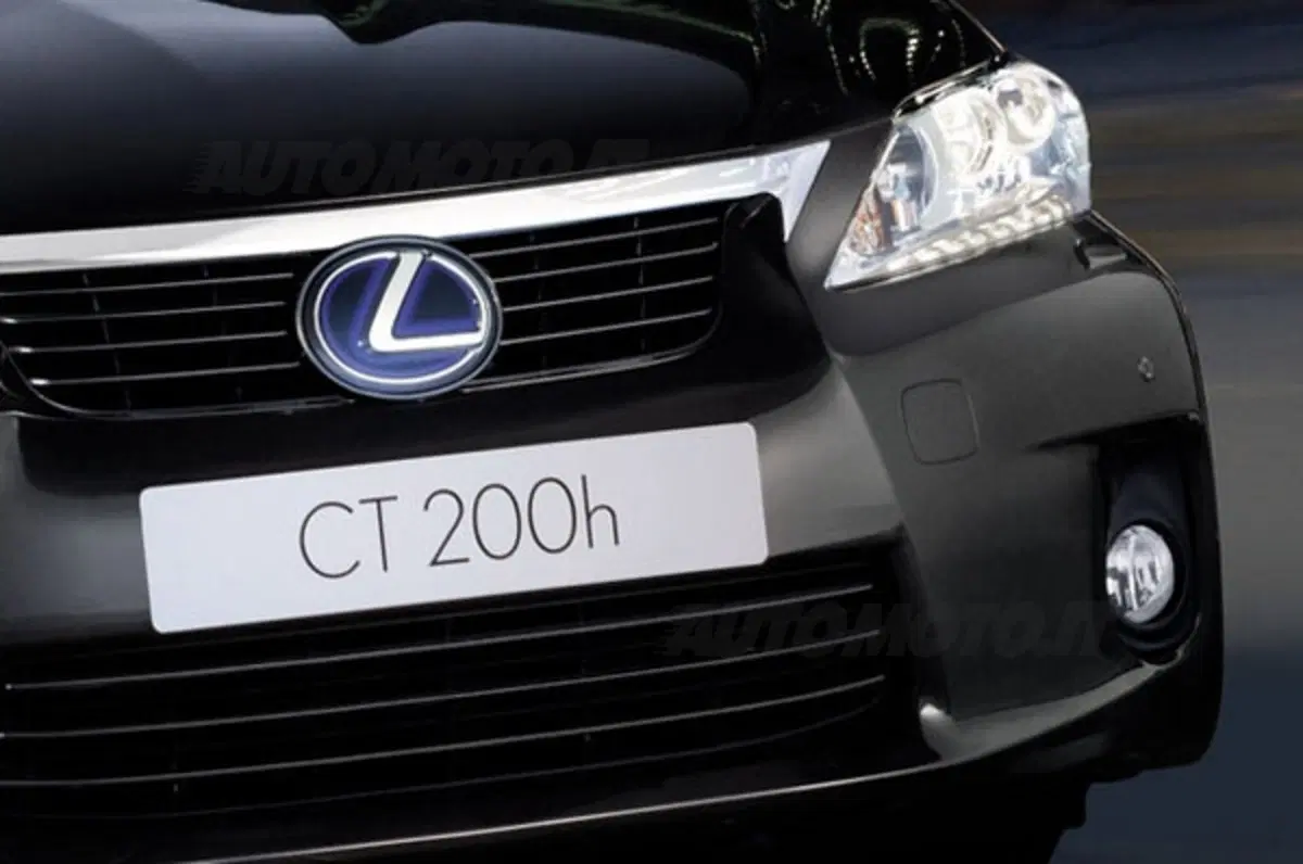 Lexus CT200h
