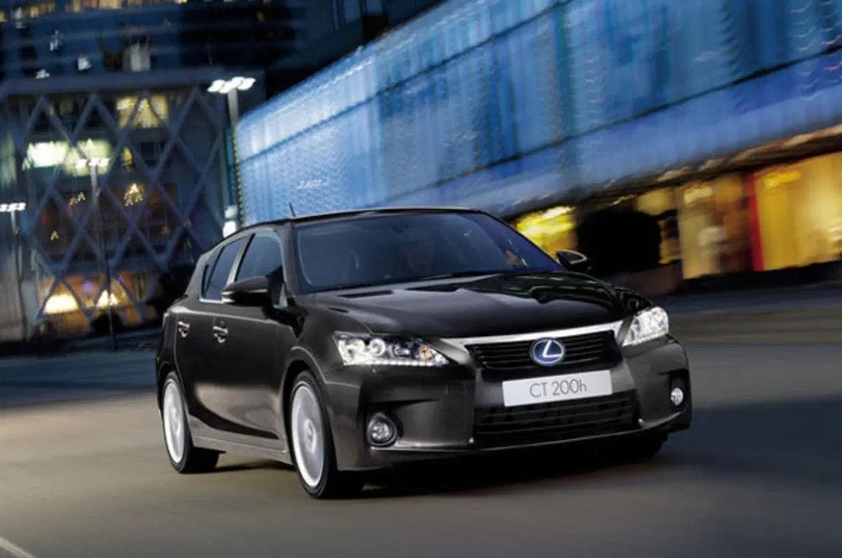 Lexus CT200h (2)
