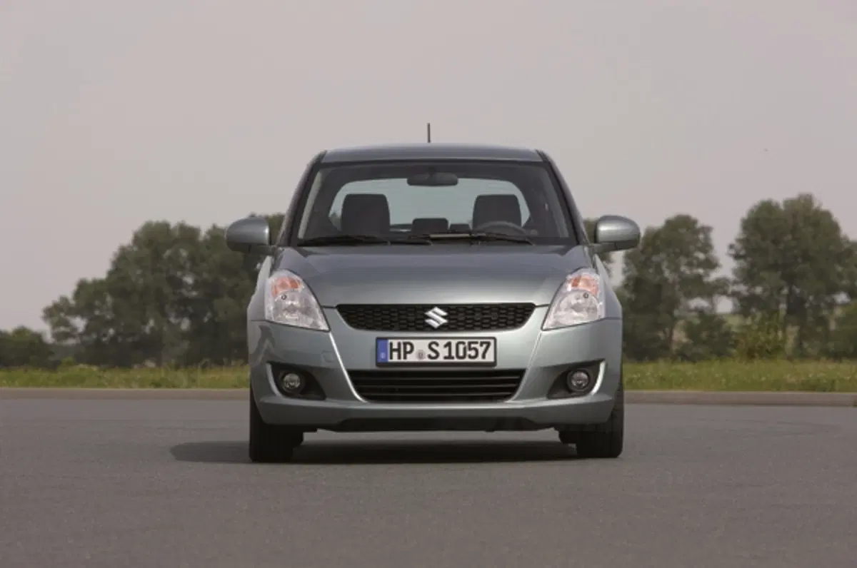 Suzuki Swift 2010 (8)